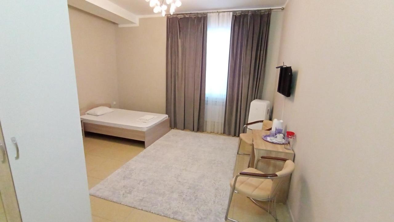 Atyraū Station Hostel מראה חיצוני תמונה
