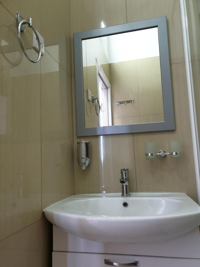 Atyraū Station Hostel מראה חיצוני תמונה